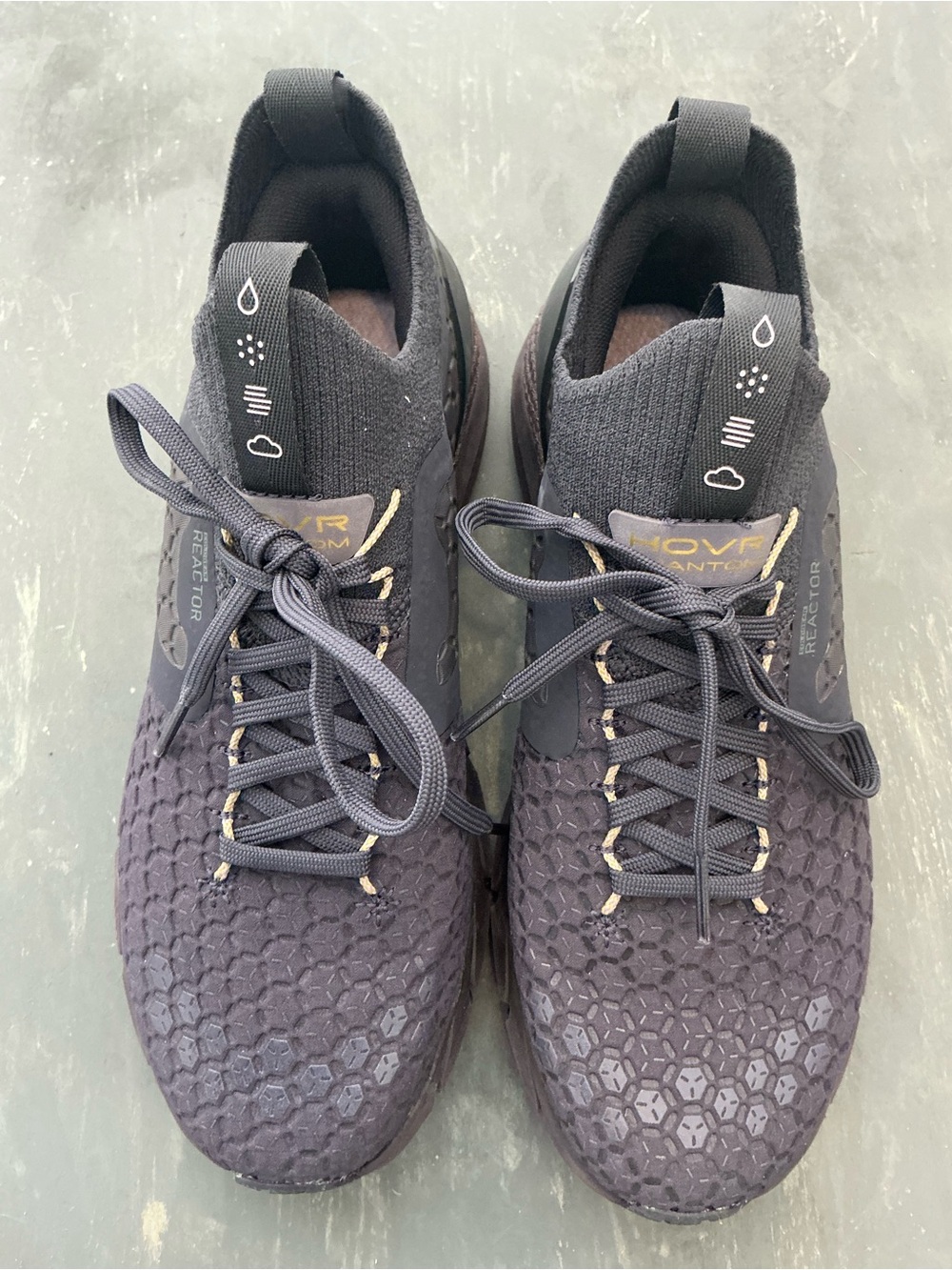 Pre-Owed Under Armour HOVR Phantom 2 ColdGear Reactor Sneakers